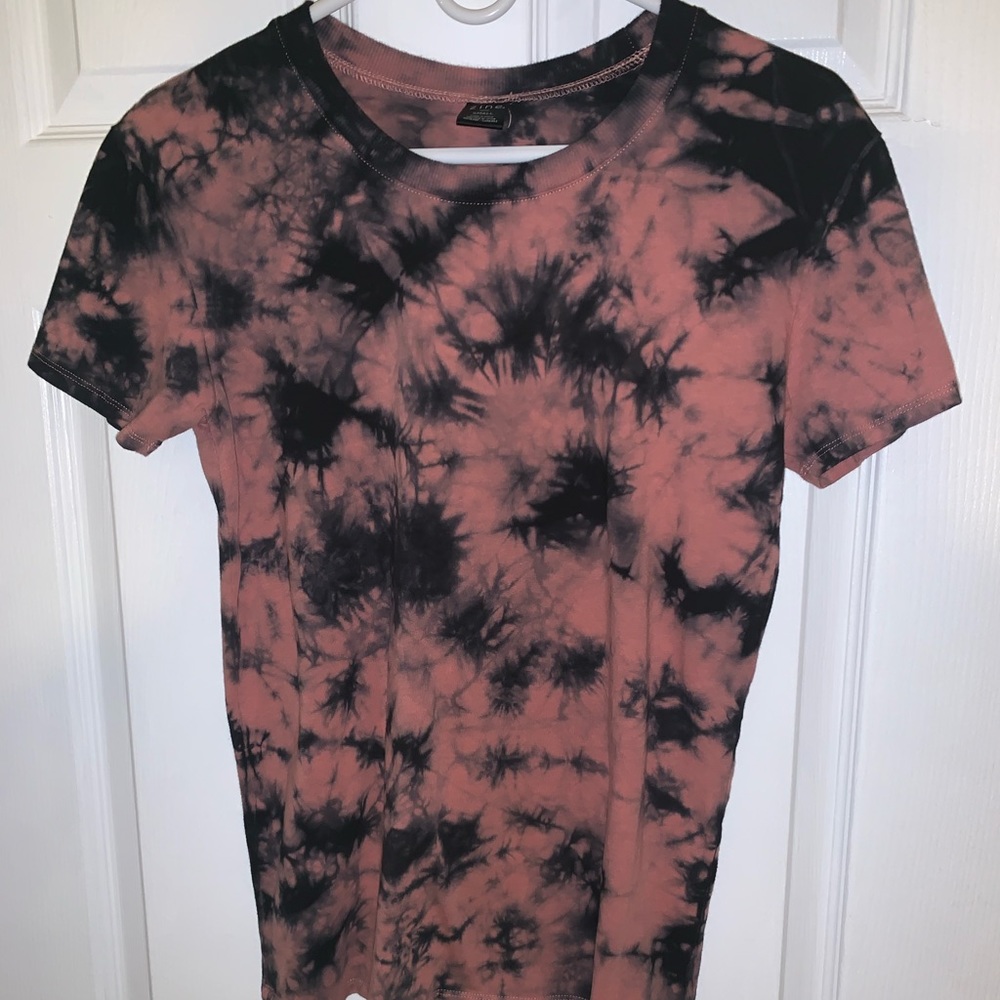 Zumiez Black and Nude Tie Dye T-Shirt